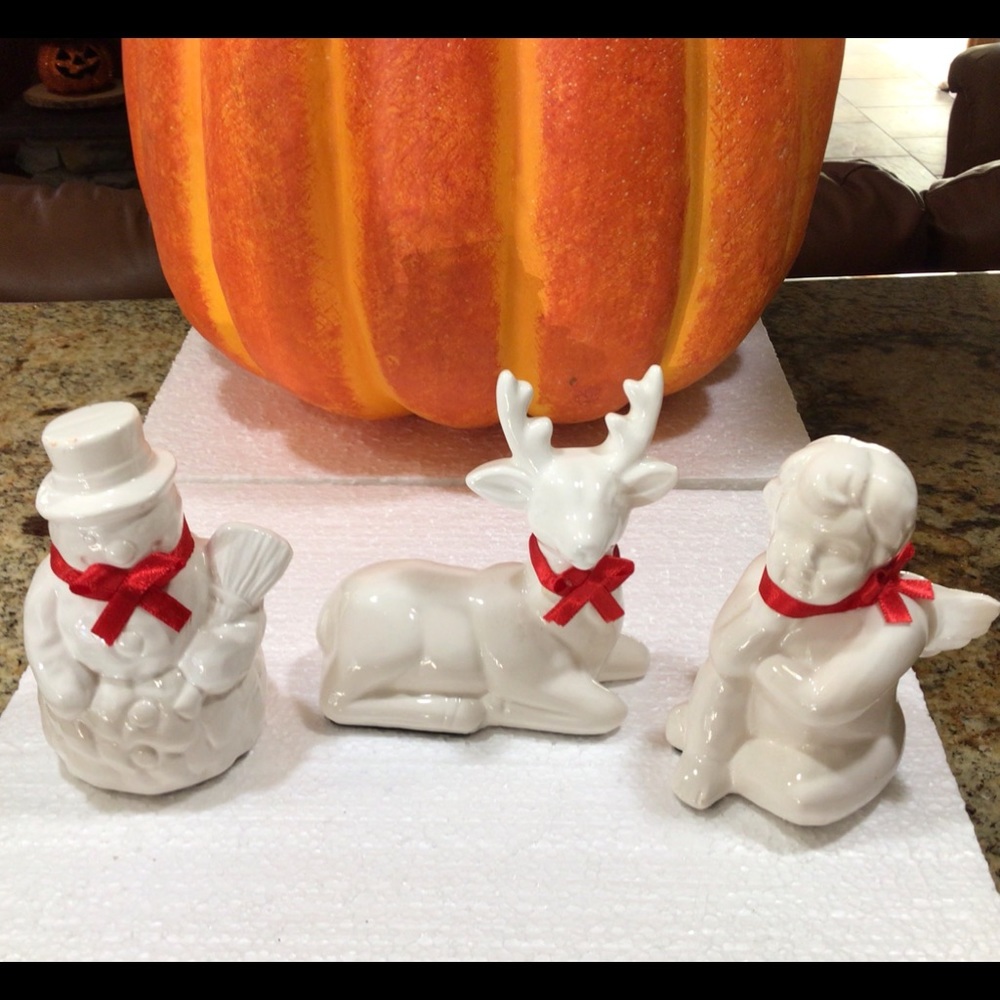 Vtg Holiday Collection 3 glazed white figures 🎄